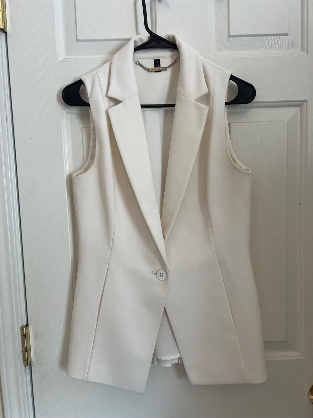 White House Black Market Cream Sleeveless Blazer Vest